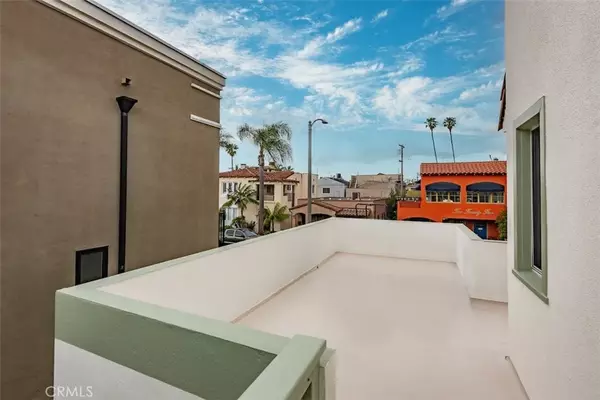 Long Beach, CA 90803,224 Pomona Avenue