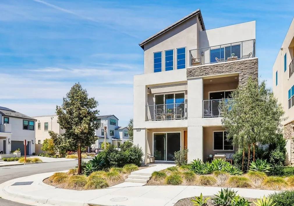 Irvine, CA 92618,137 Rondo