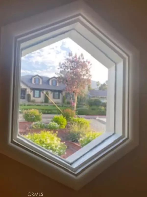 Monrovia, CA 91016,324 E Greystone Avenue