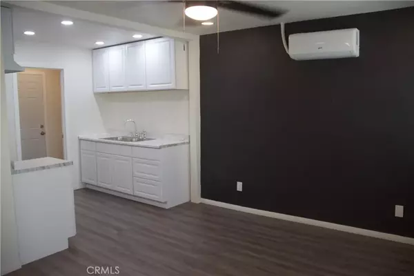 372 55th, Los Angeles, CA 90011