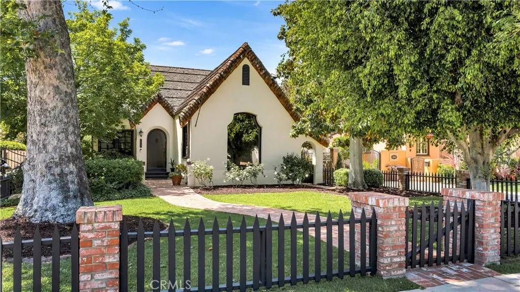 Santa Ana, CA 92706,2042 N Ross Street
