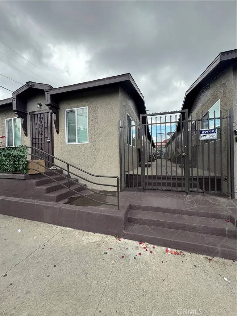 Long Beach, CA 90806,324 E 21st Street