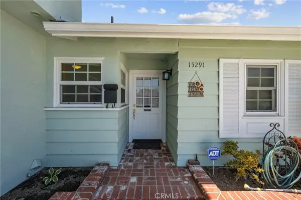 Huntington Beach, CA 92647,15291 Newcastle Lane