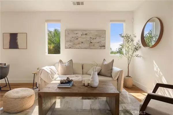 14689 Sherman Way, Van Nuys, CA 91405