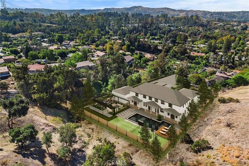 7583 Country Hill, Anaheim Hills, CA 92808