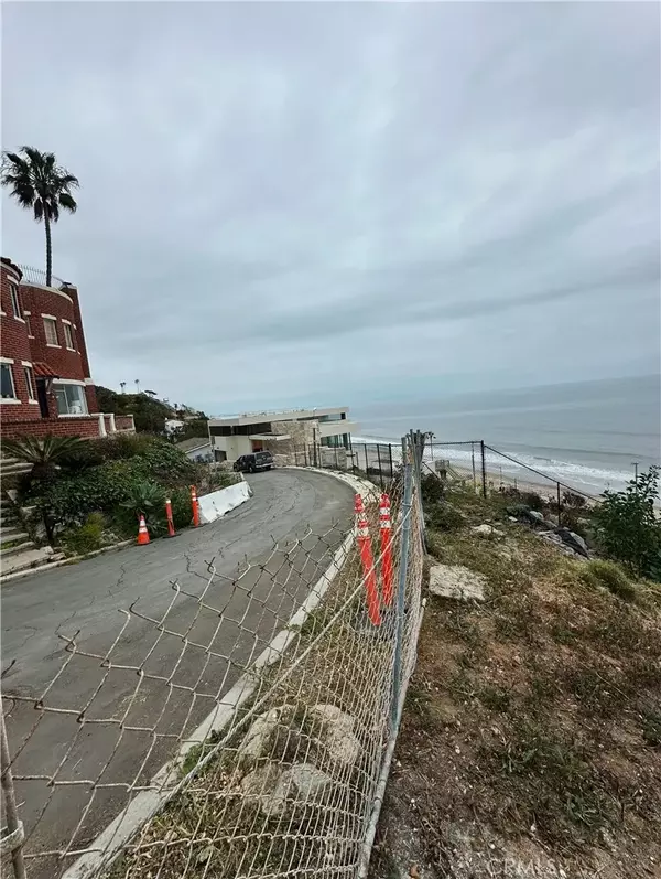 Pacific Palisades, CA 90272,17630 Posetano