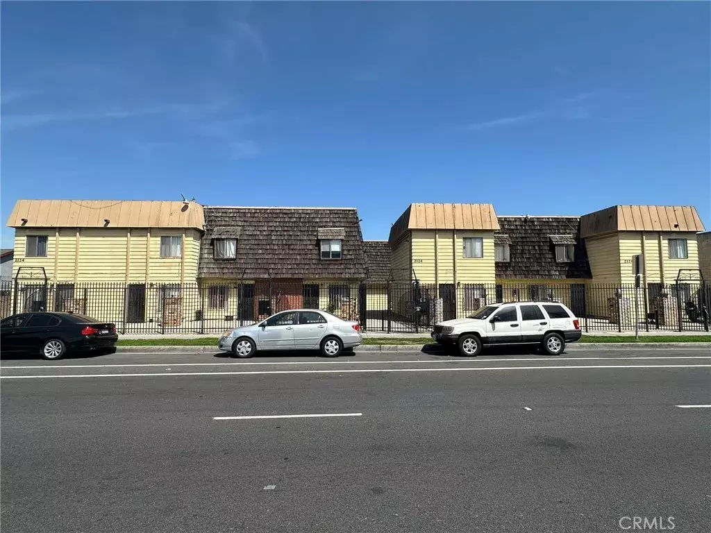 Compton, CA 90222,2124 N Santa Fe Avenue