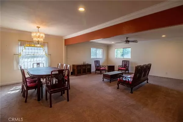 Montebello, CA 90640,121 W Avenida De La Merced