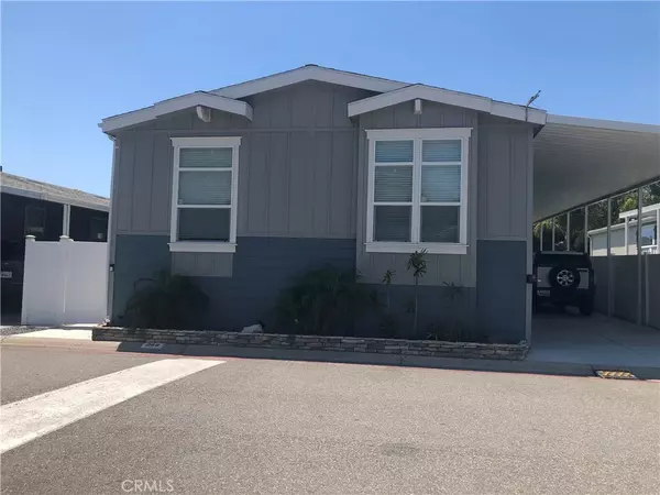 Corona, CA 92878,4901 Green River #268