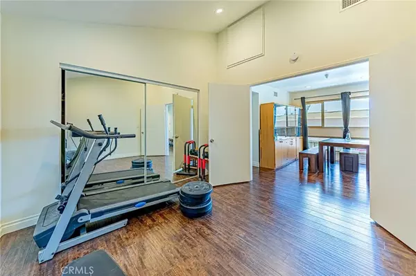 Cypress, CA 90630,5401 Twin Lakes Drive