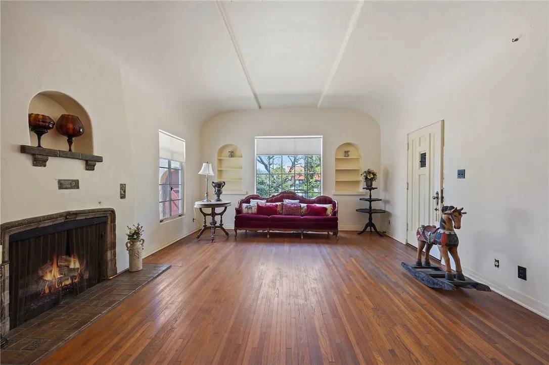 La Habra, CA 90631,720 W La Habra Boulevard