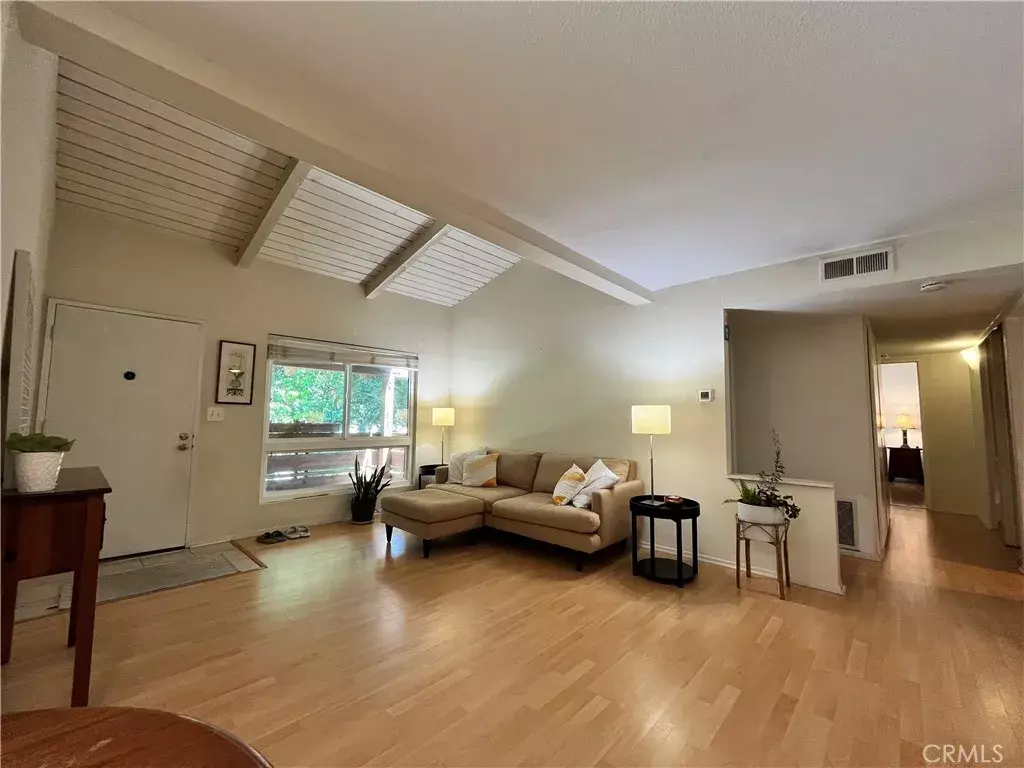 Long Beach, CA 90807,3719 Country Club Drive #8