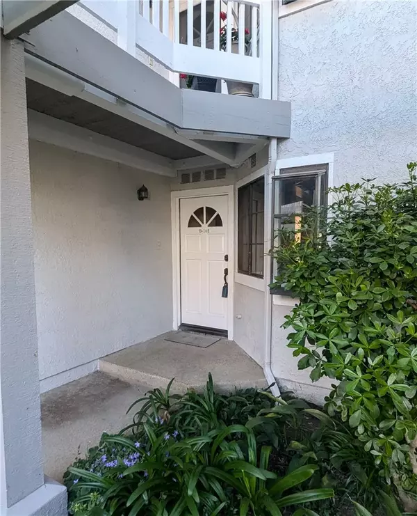 Huntington Beach, CA 92649,4682 Warner Avenue #B102