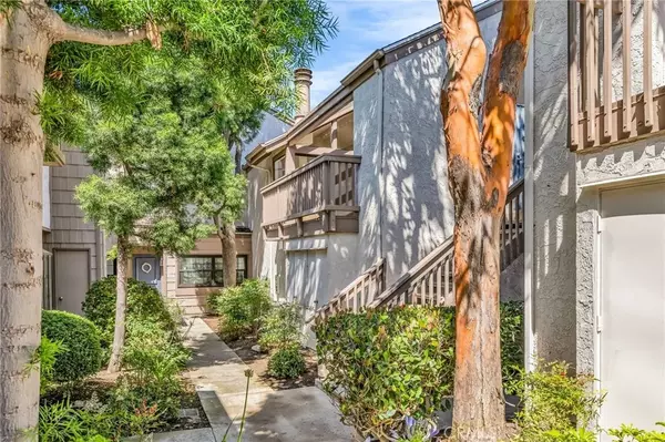 Laguna Hills, CA 92656,26701 Quail #61