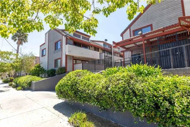 Van Nuys, CA 91406,15946 Vanowen Street #103
