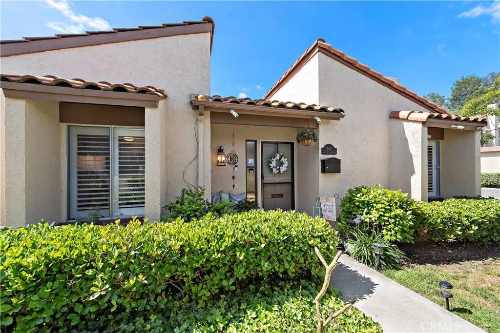 240 S Camino De Naranjas, Anaheim Hills, CA 92807
