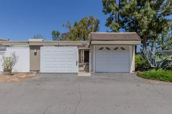 Laguna Hills, CA 92653,23342 Caminito Juanico #304