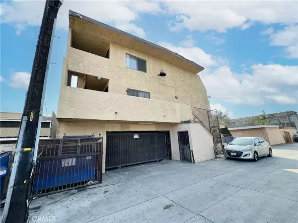 Santa Ana, CA 92701,709 E Chestnut Avenue