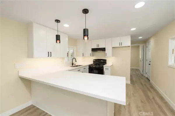 Tustin, CA 92780,107 Portola South #41