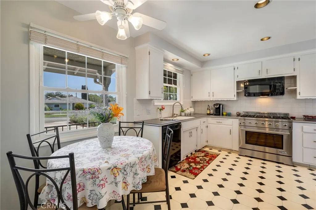 Fullerton, CA 92831,1113 Hollydale Drive