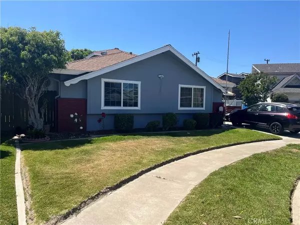 Huntington Beach, CA 92647,16781 Scotsdale Circle