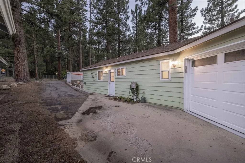 Big Bear Lake, CA 92315,41318 Oak Street