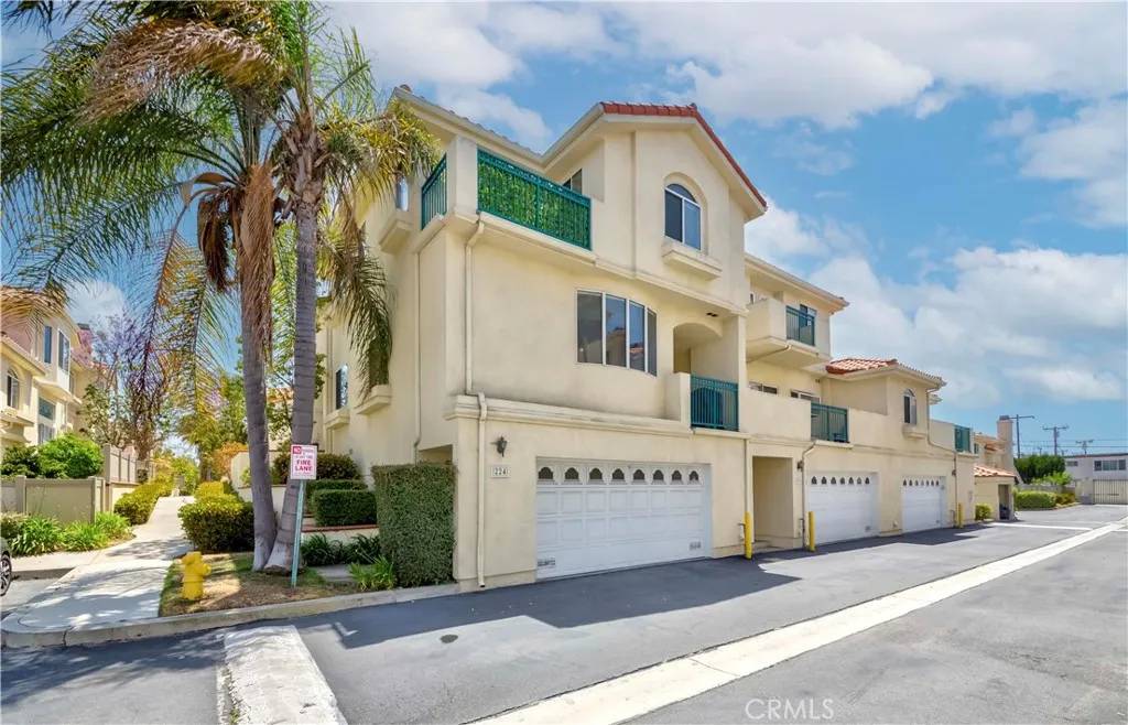 Torrance, CA 90503,4489 Spencer Street #224