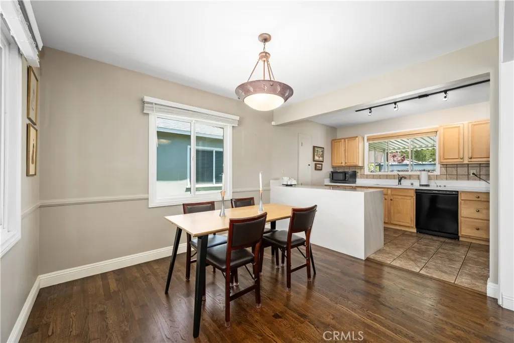 Lakewood, CA 90713,4138 Hackett Avenue