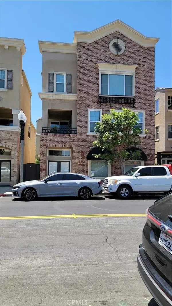 284 S Prospect Avenue, Tustin, CA 92780