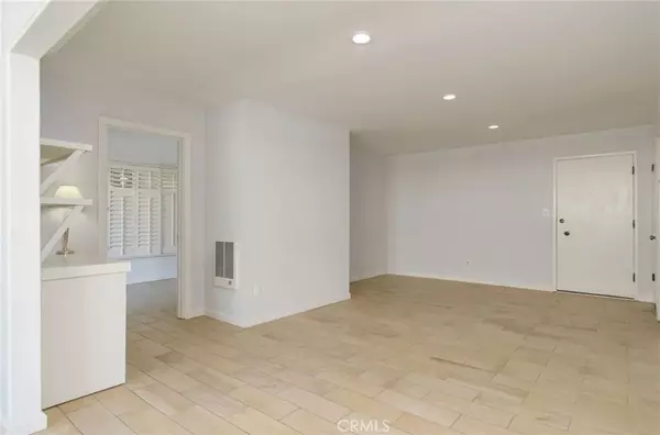 La Jolla, CA 92037,2368 Torrey Pines Road #61