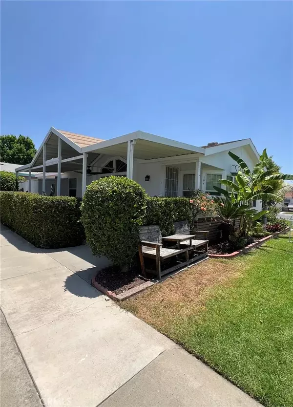 Anaheim, CA 92807,5815 E La Palma #194
