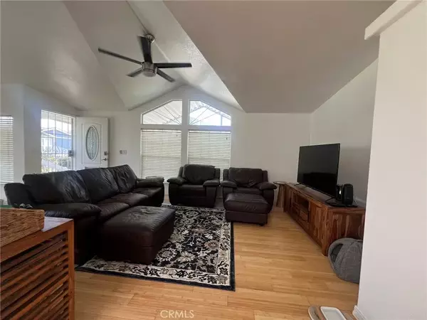 Anaheim, CA 92807,5815 E La Palma #194