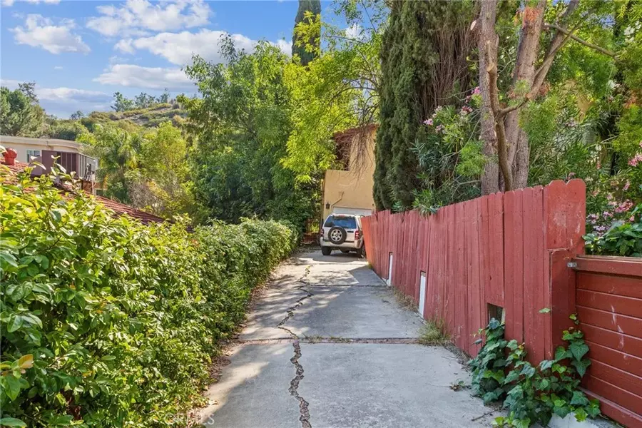 4804 Excelente Drive, Woodland Hills, CA 91364