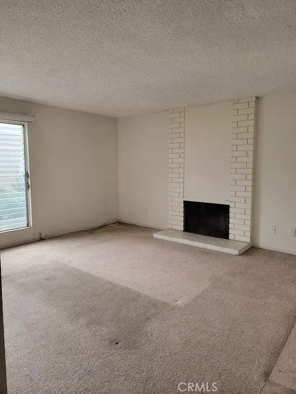 Tustin, CA 92780,1582 Mitchell Avenue