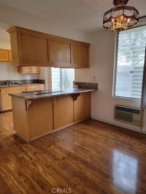 Tustin, CA 92780,1582 Mitchell Avenue