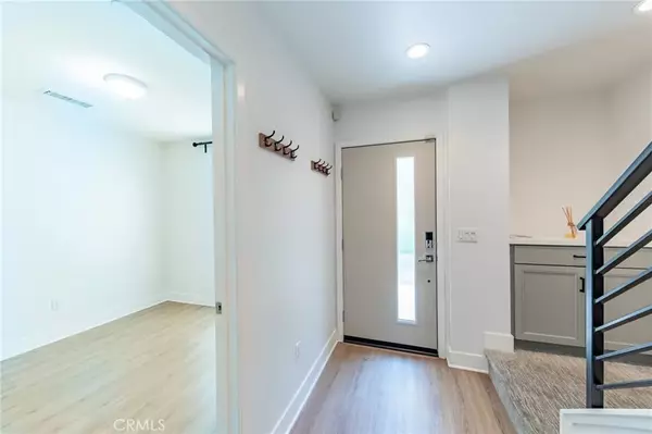 Toluca Lake, CA 91602,10736 Bloomfield Street