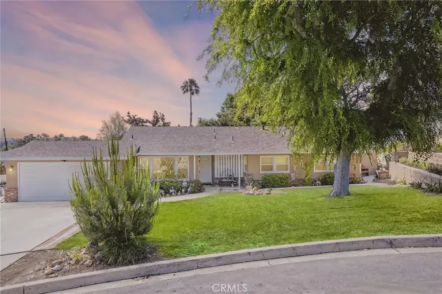 19302 Maynard Way, North Tustin, CA 92705