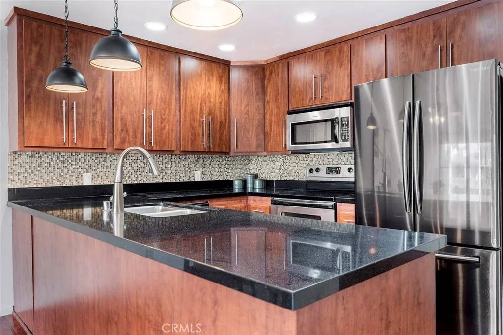 Long Beach, CA 90803,9331 Marina Pacifica Dr N