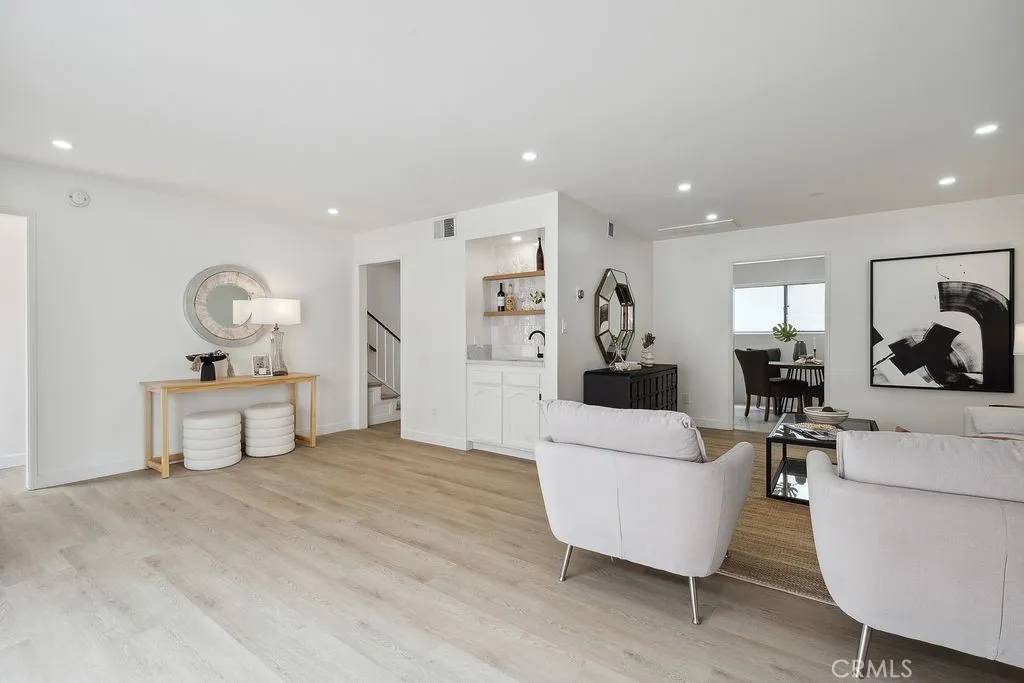 Van Nuys, CA 91401,6101 Fulton Avenue #8
