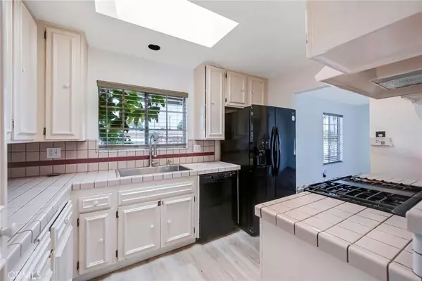 Huntington Beach, CA 92646,19342 Salmon Lane