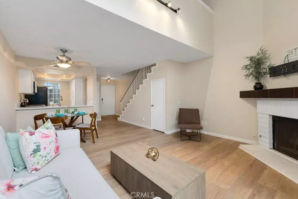 Fullerton, CA 92833,2410 W Orangethorpe Avenue #5