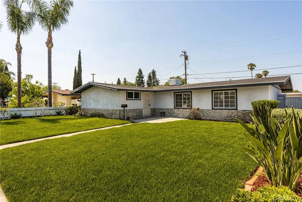 1419 W Dogwood Avenue, Anaheim, CA 92801