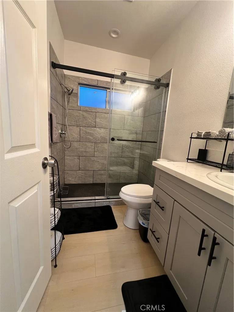 Inglewood, CA 90305,2511 W 77th Street