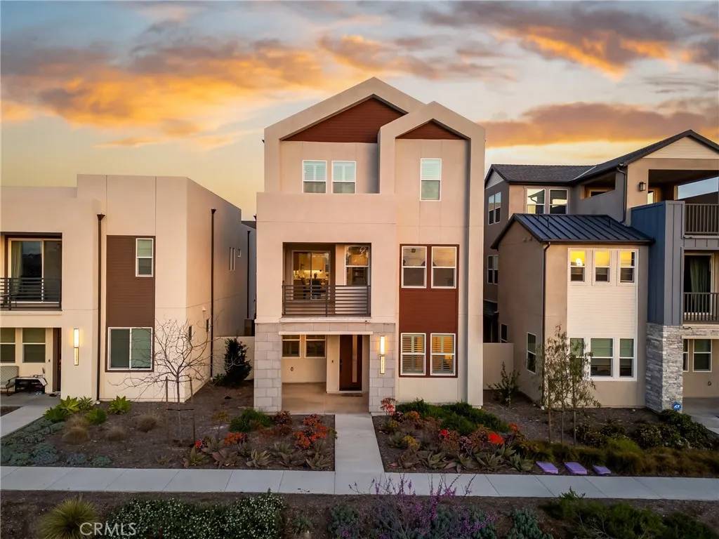 Irvine, CA 92618,121 Biome