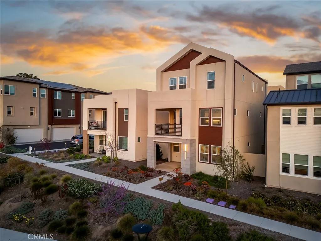 Irvine, CA 92618,121 Biome