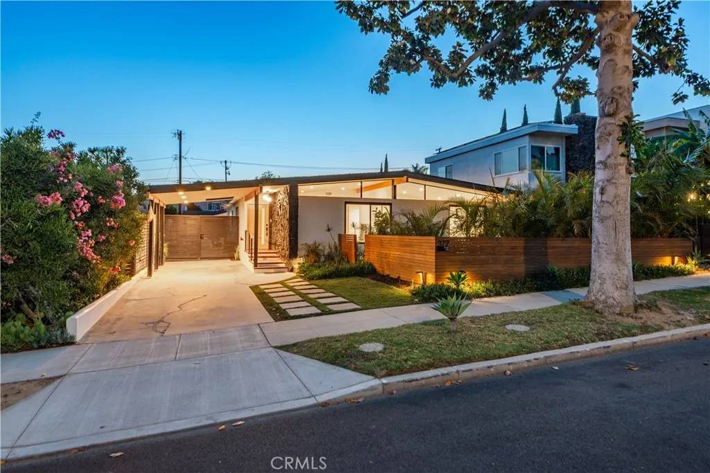 377 Flint Avenue, Long Beach, CA 90814