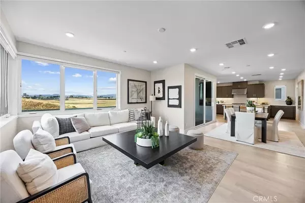 Tustin, CA 92782,225 Waypoint