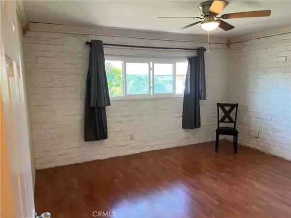 Yorba Linda, CA 92886,5044 Lakeview Avenue #23