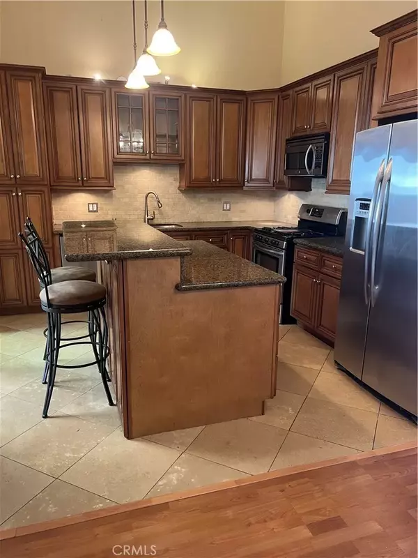 Yorba Linda, CA 92886,5044 Lakeview Avenue #23