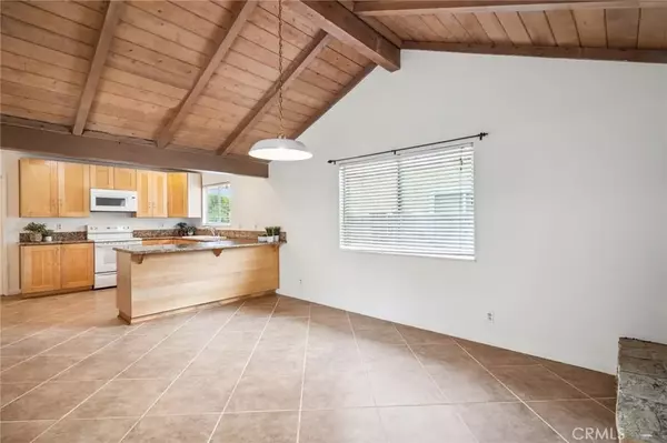Orange, CA 92867,917 N Hart Street